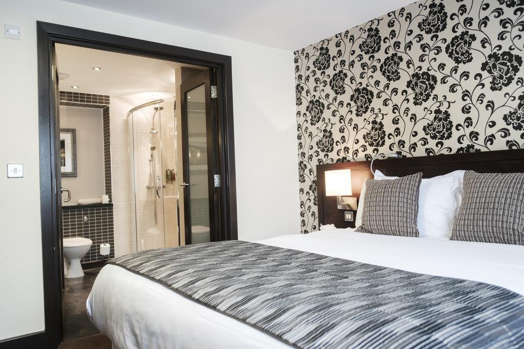 Hotel The Hampshire Hog Clanfield  Zewnętrze zdjęcie A room at the hotel