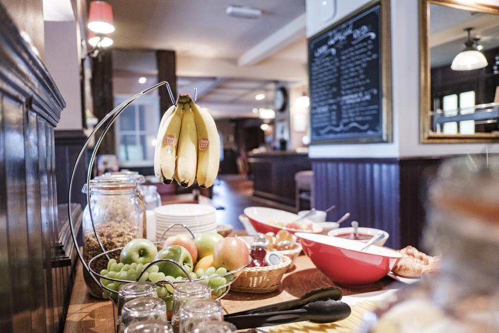 Hotel The Hampshire Hog Clanfield  Zewnętrze zdjęcie Breakfast buffet at a hotel