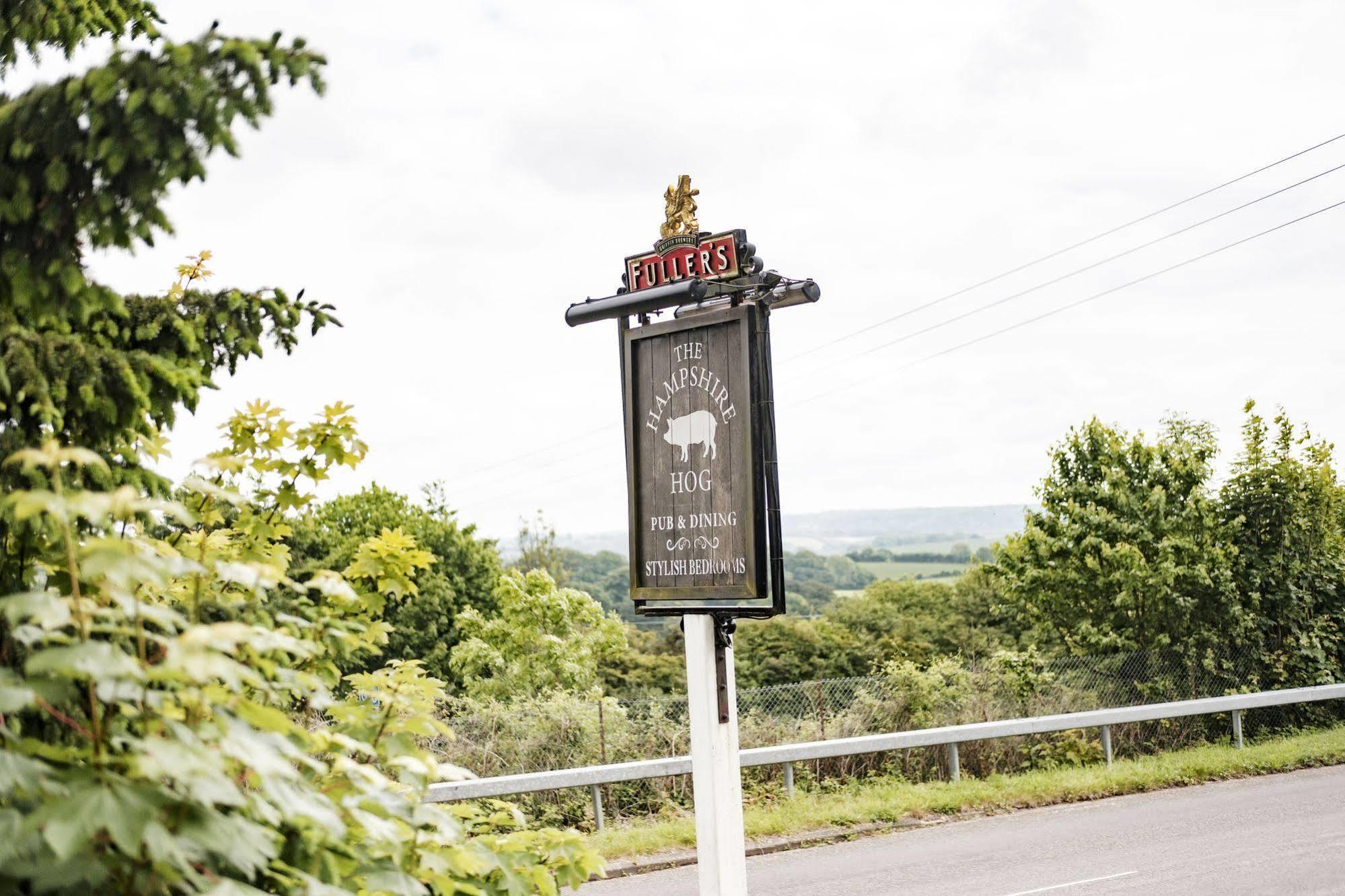 Hotel The Hampshire Hog Clanfield  Zewnętrze zdjęcie The sign of the White Horse Inn