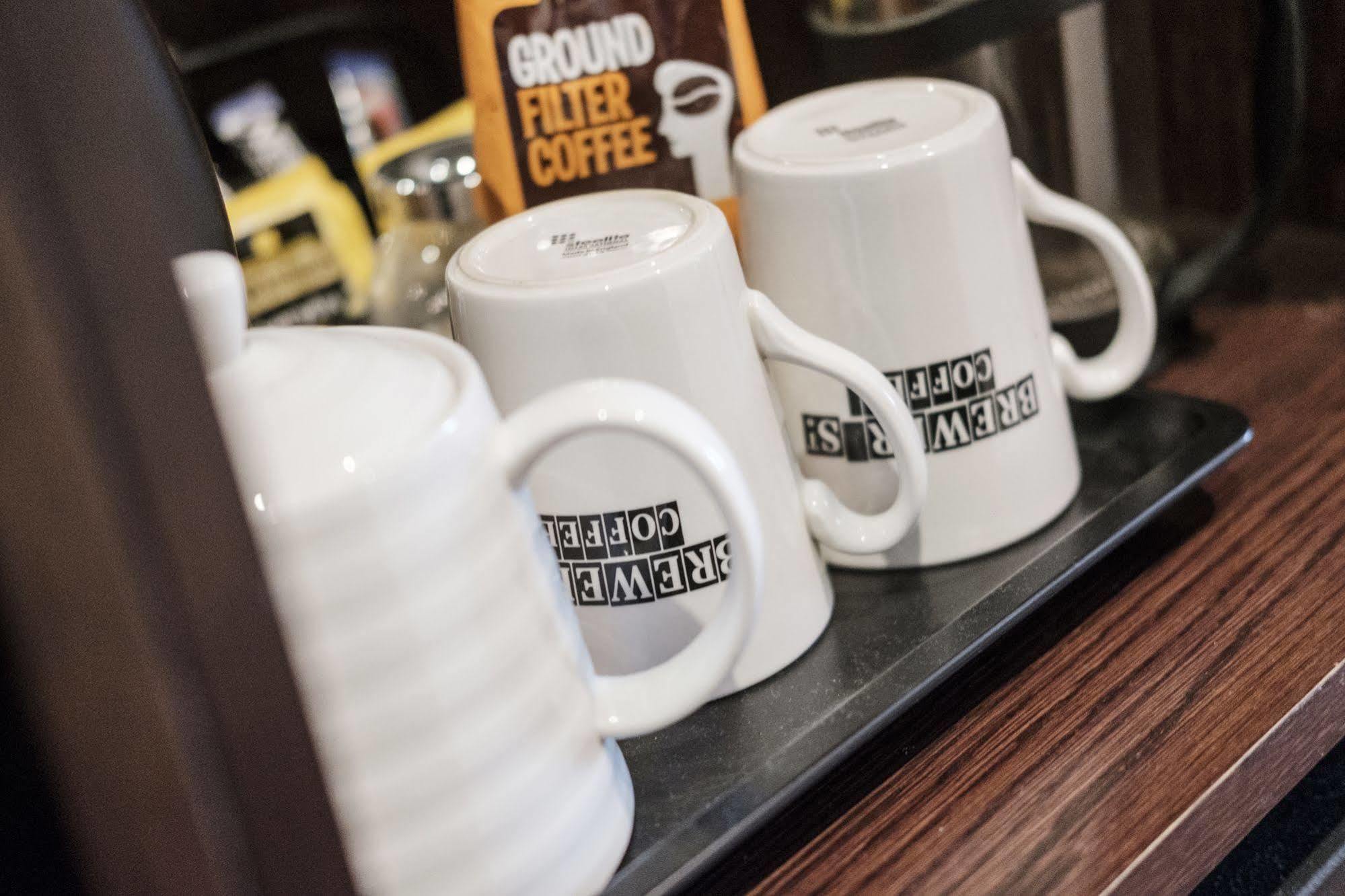 Hotel The Hampshire Hog Clanfield  Zewnętrze zdjęcie Brewers Coffee