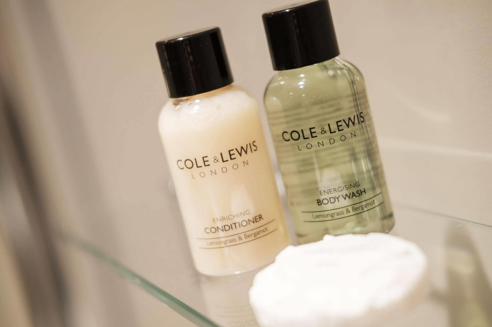 Hotel The Hampshire Hog Clanfield  Zewnętrze zdjęcie Cole & Lewis London